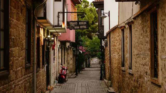 Akdeniz tarihi merkez örneği Akdeniz kıyı şehirlerinde tarihi merkez örneği