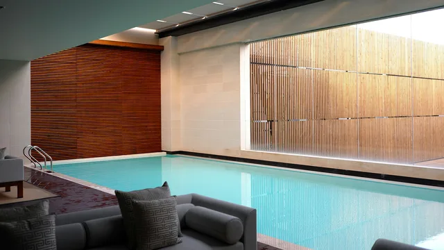 Spa ve havuz alanı Balayı için spa ve havuz alanı örneği