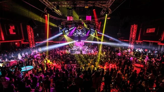 Antalya gece hayatı ve şehir atmosferi